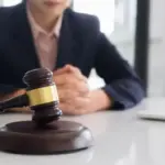 Análisis de Casos Relevantes: Aprendiendo de la Jurisprudencia Histórica
