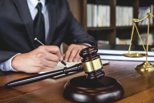 Navega el Proceso Legal: Consulta de Órdenes de Aprehensión
